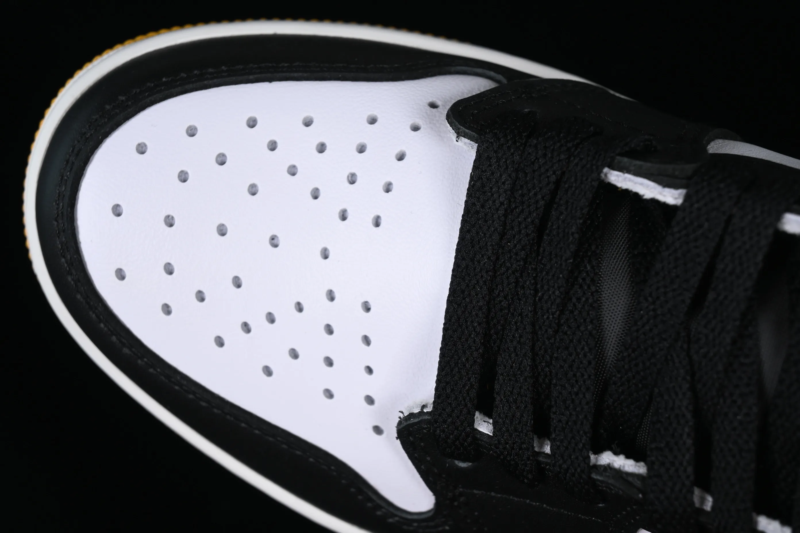 All categories Air Jordan Jordan series basketball shoes Air Jordan 1 High Air Jordan AJ1 Retro High AJ1 Joe 1 six-time champion high-top basketball shoes 555088-109